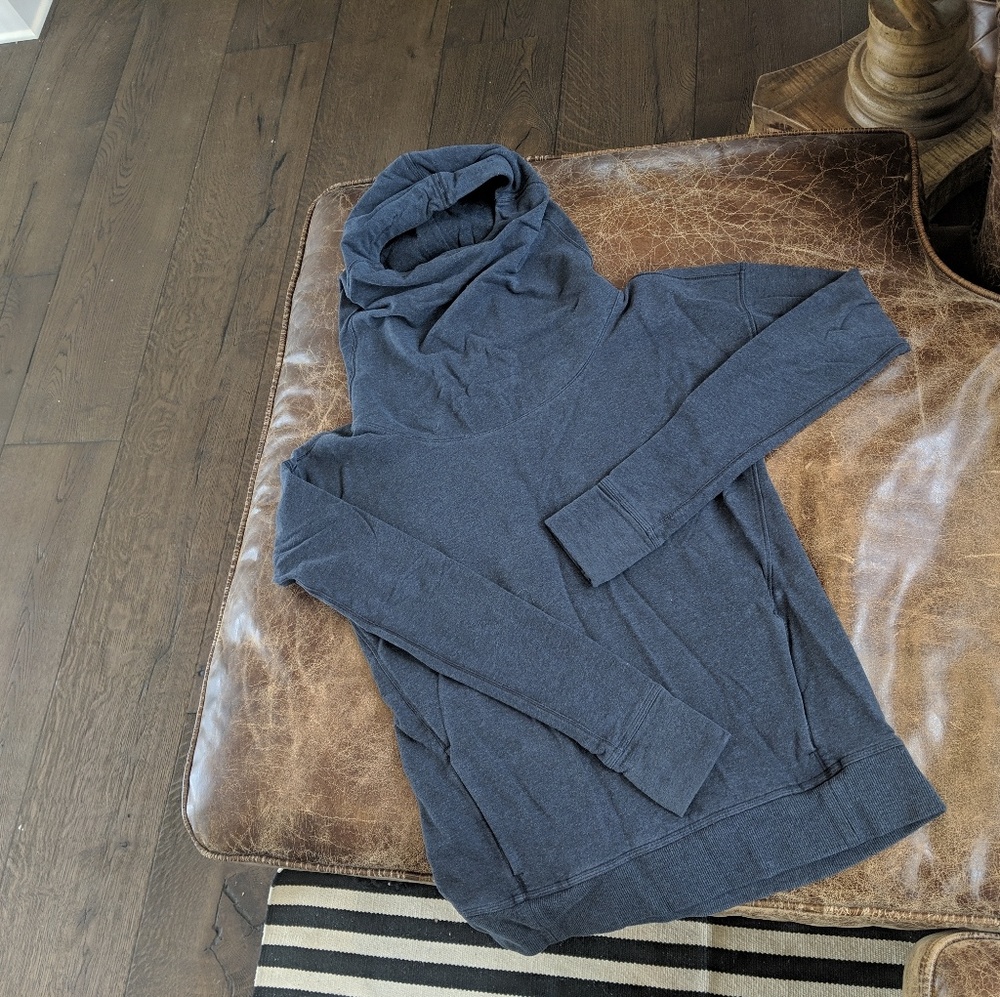 Lululemon pullover hoodie size 6